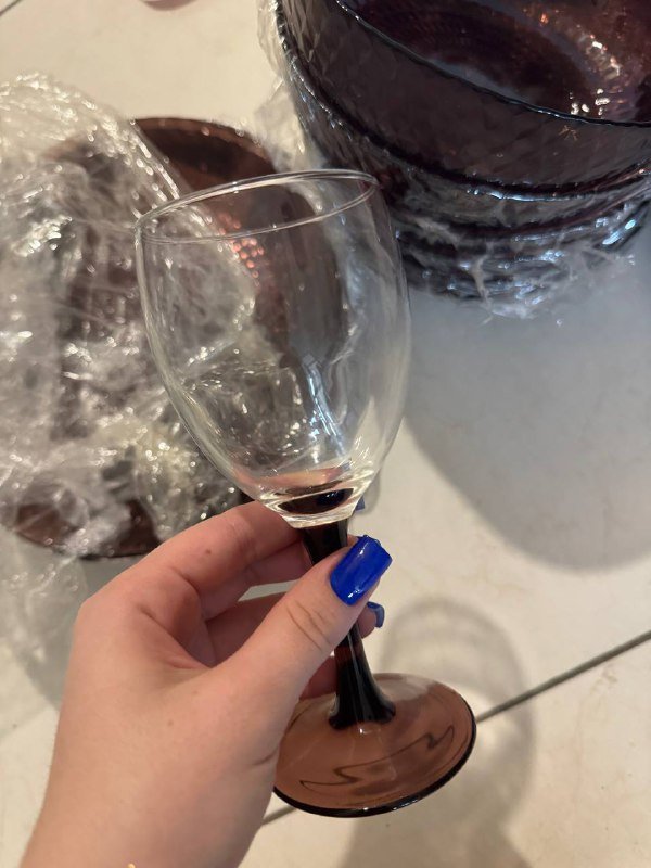 Фотоаппарат, кофемашинка, чашки, фен, щитки, набор посуды, шуба 6