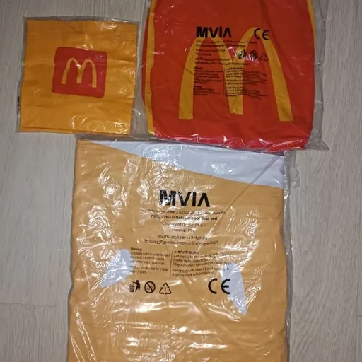 Надувной матрас, подушка, мяч McDonald's