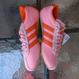 Женские кроссовки Adidas Tokyo 3