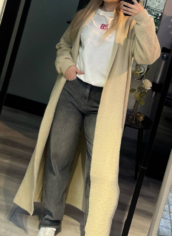 Бежевый пиджак, белая кофточка, коричневое платье, красное платье, мужской свитер, зимняя обувь, кардиган 7