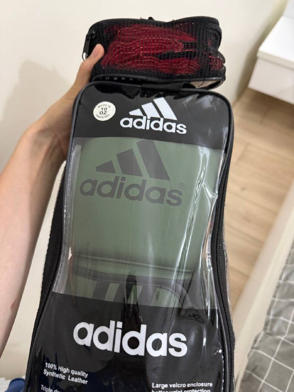 Перчатки для бокса adidas 10 OZ и ленты