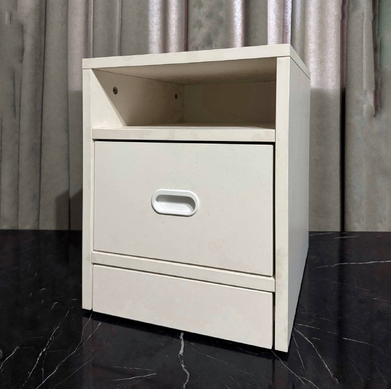 Прикроватные тумбочки с ящиком белого и серого цвета 6