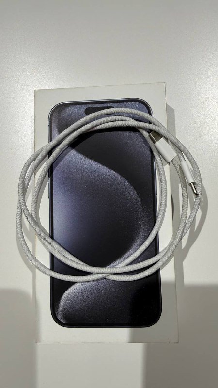 iPhone 15 pro 256 Гб 4