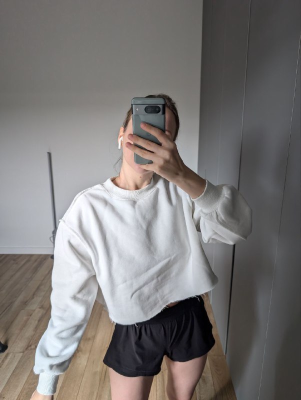 Куртка кожаная теплая, Кофта свитшот, Кроссовки fila, Бассаножки пляжные, Юбка трикотажная, Сандалии мужские, Футболка, Брюки карго, Брюки мужские Zara 2