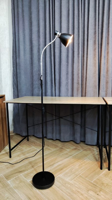 2 стола, офисный стул, игровой стул, коврик, лампа 5