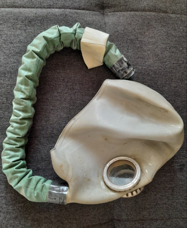 Противогаз ИП-4