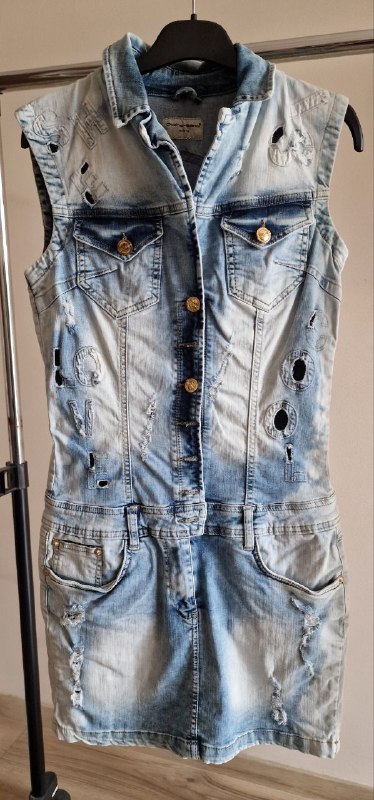 Платье-футболка Adidas, Джинсовое платье D'she Jeans, Платье Desigual, Костюм майка и юбка, Куртка Ralph Lauren, Платье-сарафан ZARA, Спортивное платье Tommy Hilfiger, Рубашка Zara, Платье Tommy Hilfiger 2