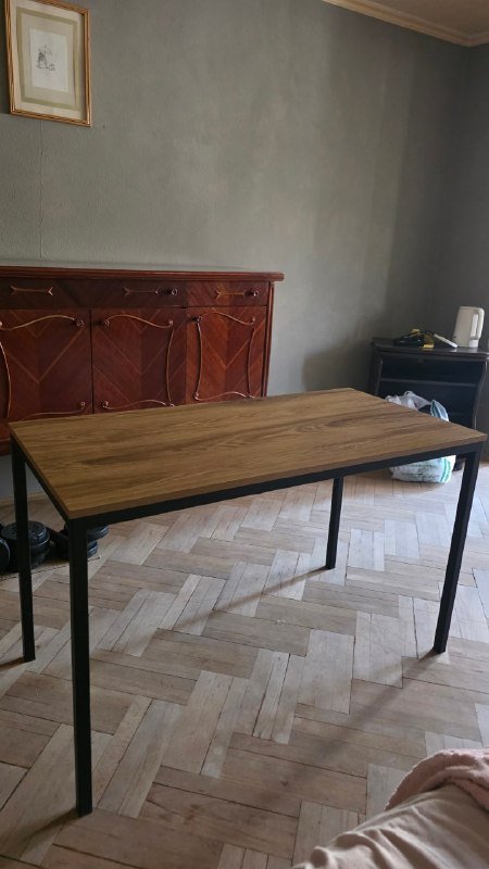 Чайник, стол, стулья, гантели, графический планшет, краски, вентилятор 5