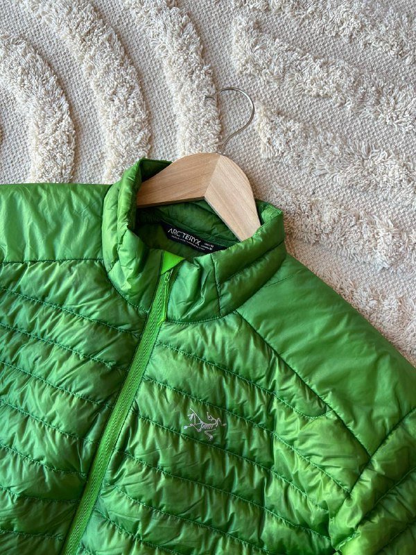Микропуховик Arcteryx размер M новый 3