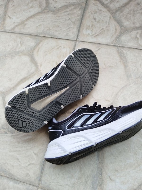 Кроссовки Adidas беговые 2