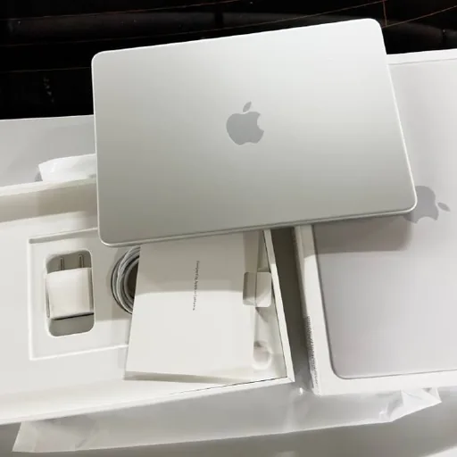 MacBook Neo 13 дюймов, A18 Pro, 8 ГБ, 256 ГБ