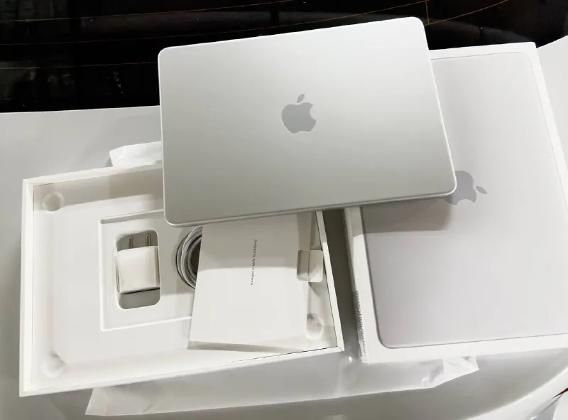 MacBook Neo 13 дюймов, A18 Pro, 8 ГБ, 256 ГБ 1