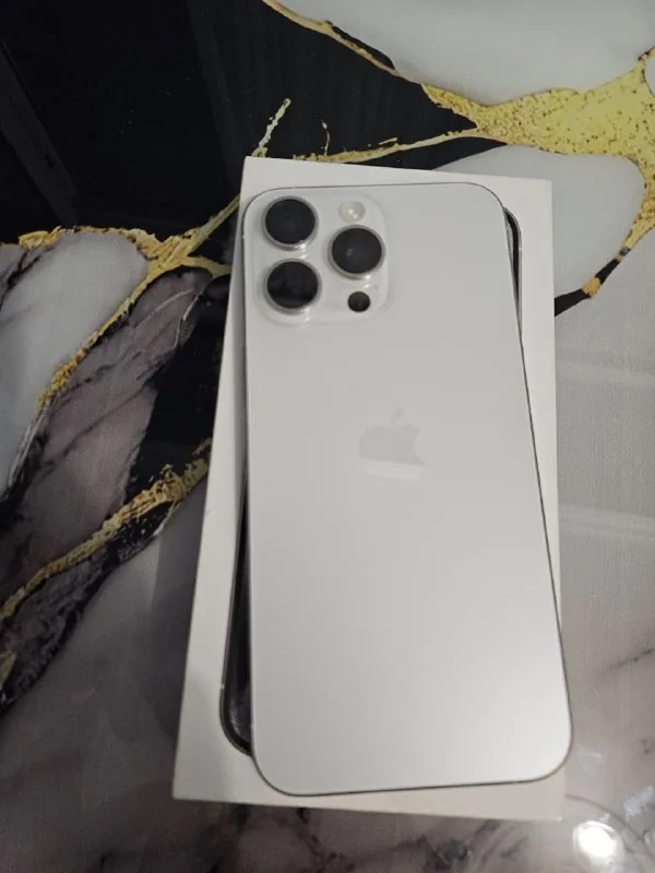 iPhone 15 Pro Max 1
