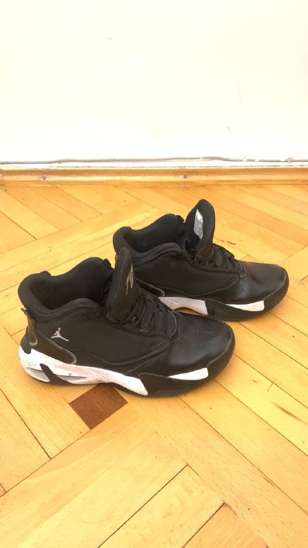 Кроссовки Jordan flight, трекинговые штаны Columba, куртка дождевик VERTICAL 2