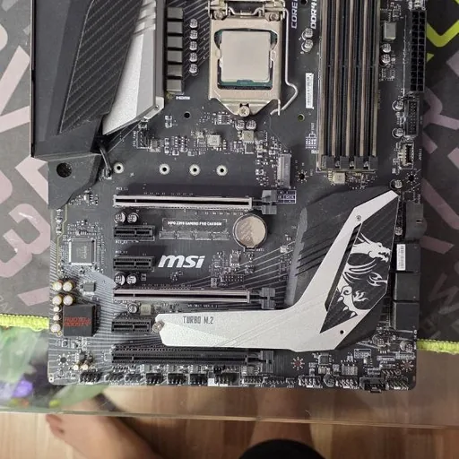 MSI Z390 Gaming Pro Carbon, Intel Core i7-9700K