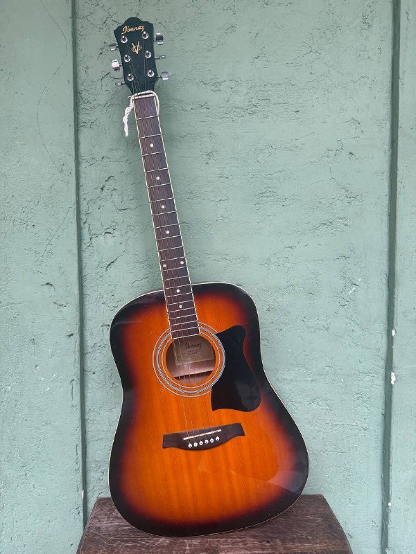 Гитара Ibanez с чехлом, струнами, тюнером и ремнем