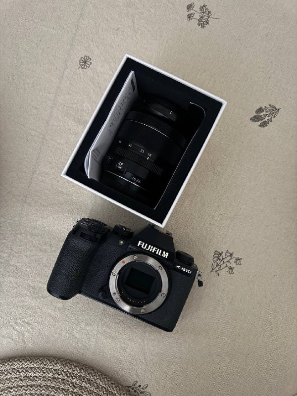Fujifilm X-S10, объектив Fujinon 18-55mm, аксессуары