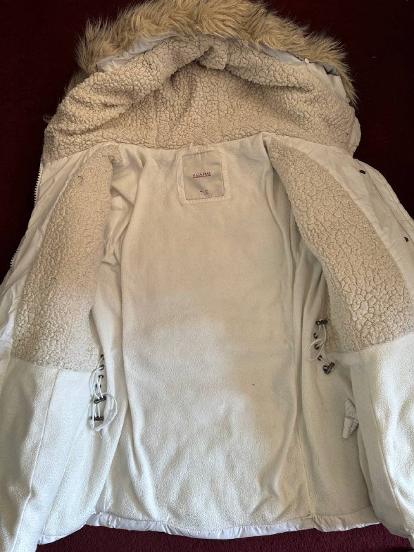 Белая теплая дутые куртка размер S 2