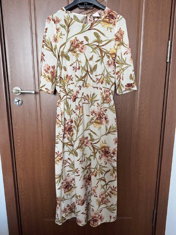 Женственное платье H&M, размер S