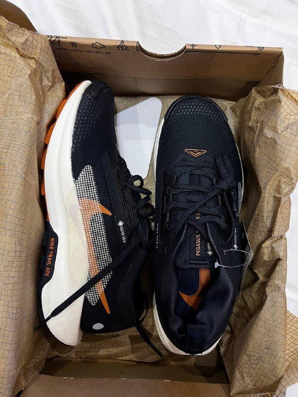 Шлепки, черные, черно-белые и серо-белые кроссовки 5