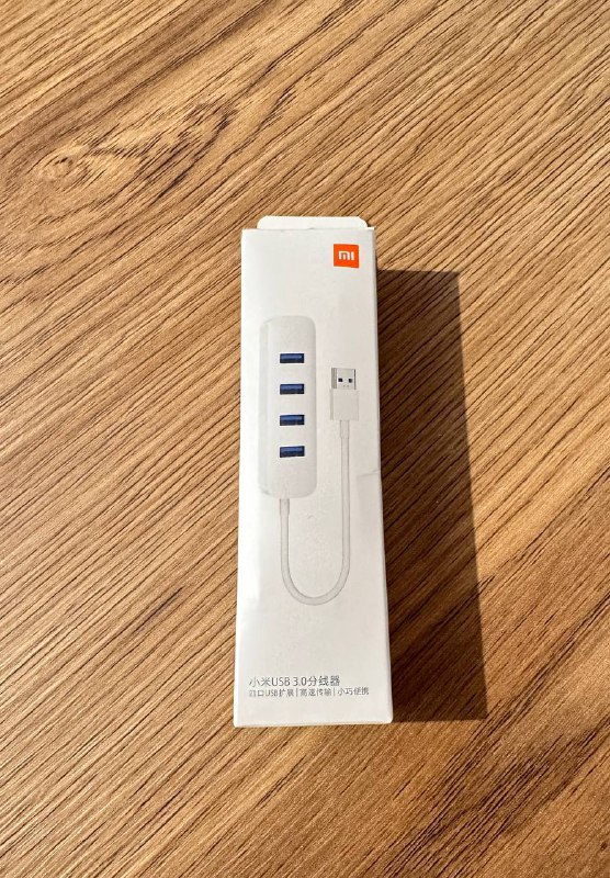 Клавиатура и мышь Logitech, мониторы Samsung, вебкамеры, гарнитура Meta Quest, USB-хаб Xiaomi, LED свет 6