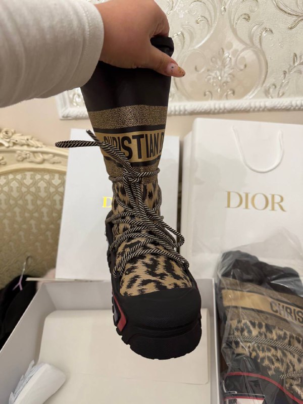 Size 38 Dior snow boots 2