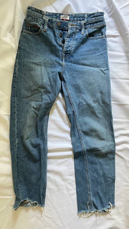 кроссовки Nike, майка Levi’s, кофта Tommy Jeans, платье Bershka, штаны Vans, тишка, мерч Simpsons, джинсы Tommy Jeans, юбка house of holland 8
