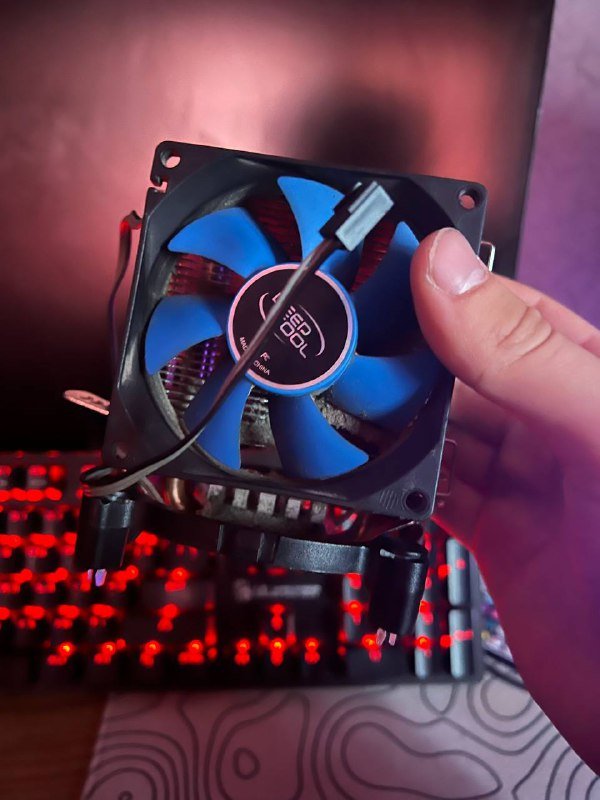 клавиатура, кулеры, SSD, материнская плата, оперативная память, видеокарта 2