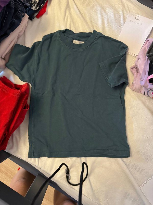 Набор футболок и свитер на 8-9 лет 3