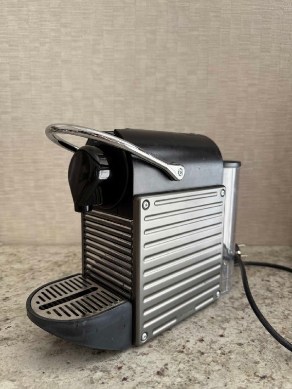 Кофемашина Nespresso Pixie