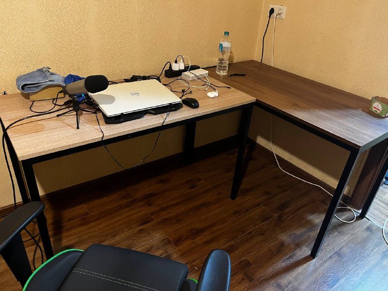 Стол, игровое кресло, гиря 16кг 3