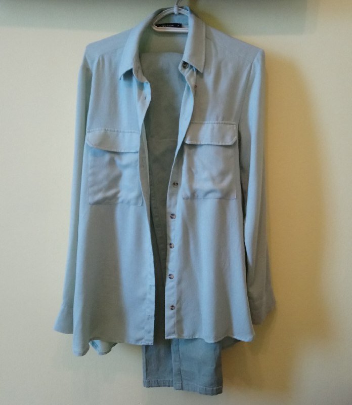 Рубашка оверсайз и обтягивающие джинсы мятного цвета