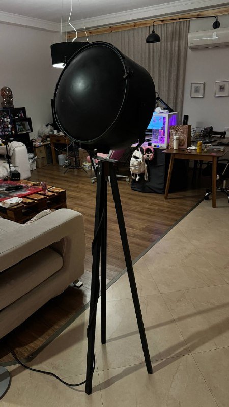 Светильник торшер на треноге с советским прожектором 2