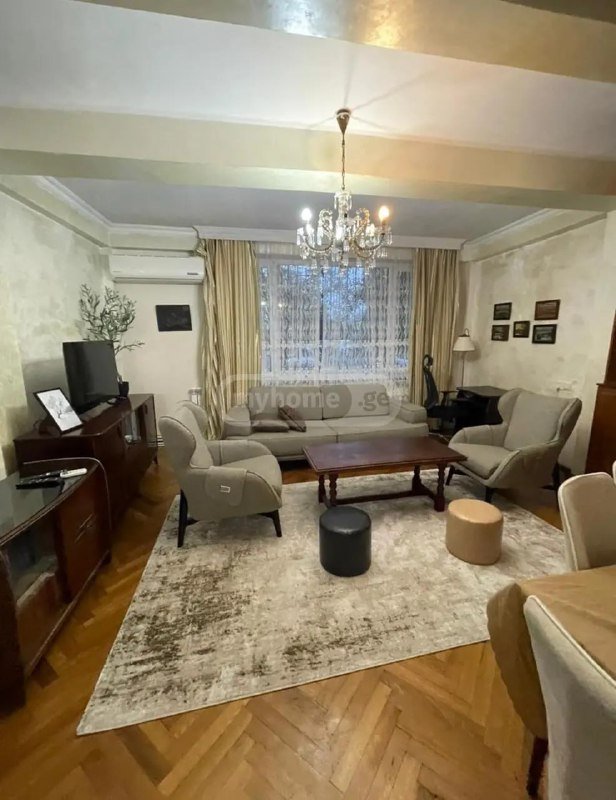 Квартира 4 комнаты, 2 спальни, 80 м2