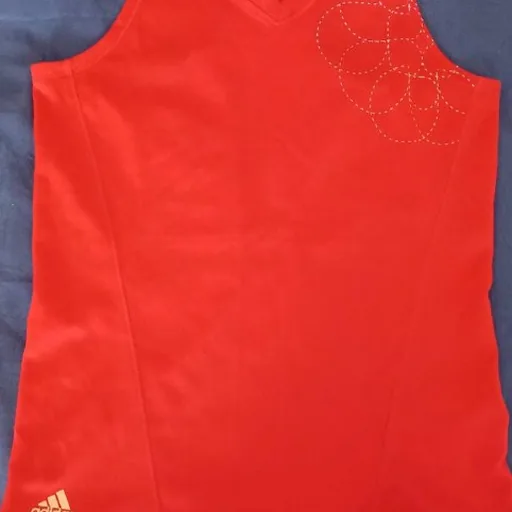 Футболка Adidas, сукня H&M, костюм, комбінезон Orsay, кофтинки, спідниця, топи