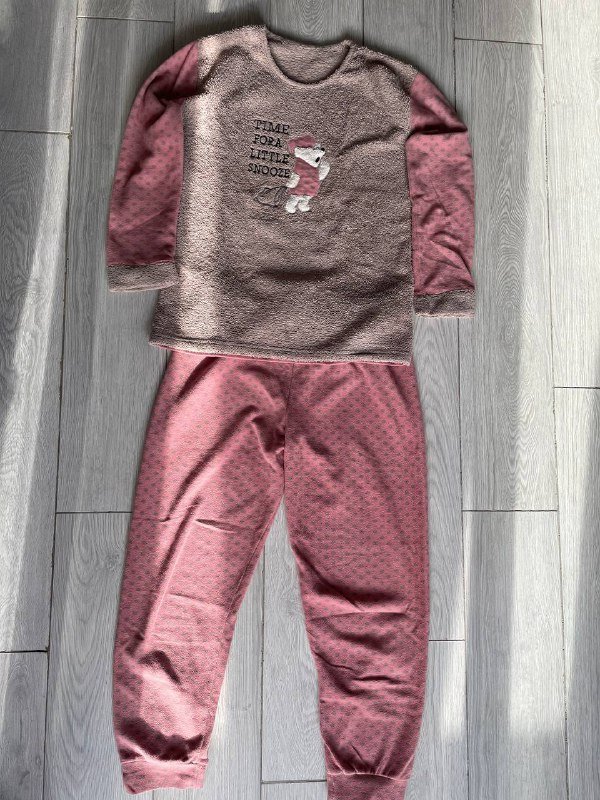 Теплый женский костюм размер M