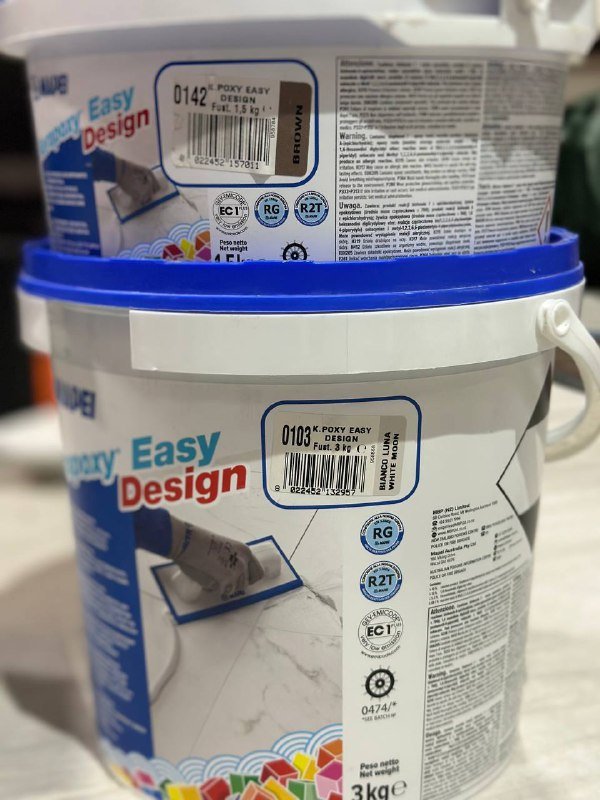 Шпатель, краска, эпоксидная затирка, лента, валик для шпаклевки 8