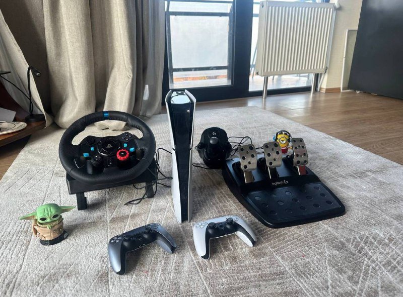 PS5, руль и комплект для игр 3