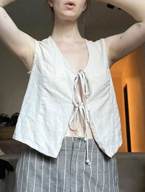 Желтая рубашка, бежевое платье, толстовка, сумка, жилетка, майка-платье, худи, рубашка, платья 5