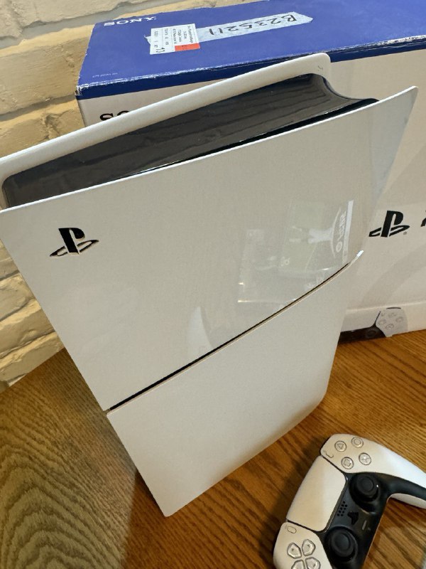 PlayStation 5 Slim с играми и джойстиком 2