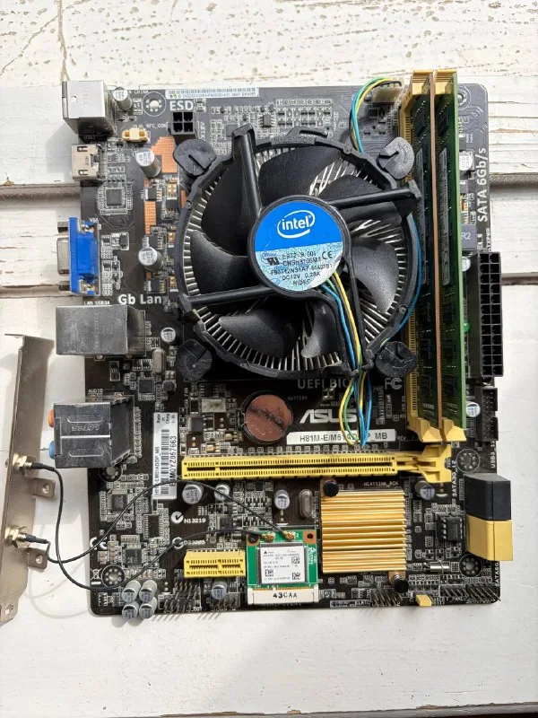 Asus H81 motherboard, i5-4440, 16GB RAM, WiFi Bluetooth 1