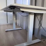 Компьютерный стол с электроприводом 2