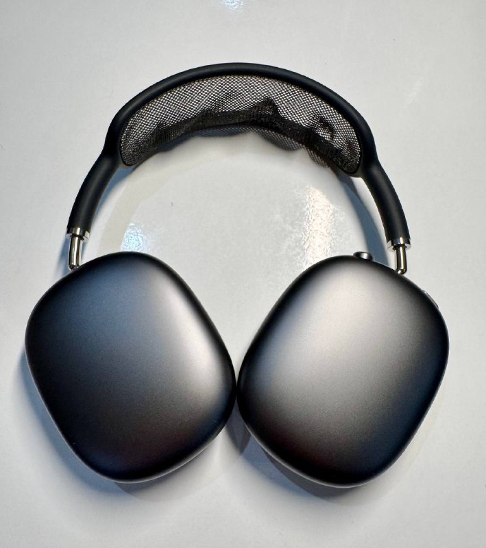 Apple AirPods Max Gen 1 Midnight headphones