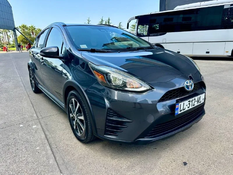 Toyota Prius C 2018 1