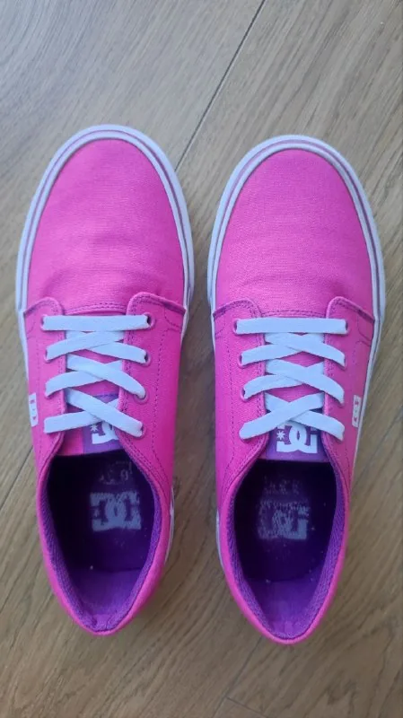 Розовые кеды DC Shoes 1