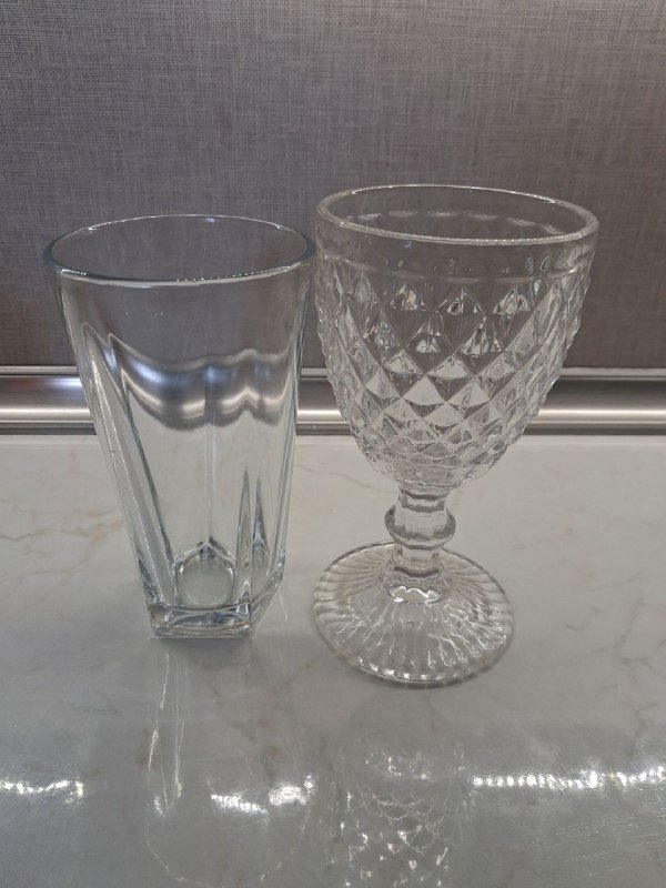 Стеклянные и керамические чаши, бокалы для напитков