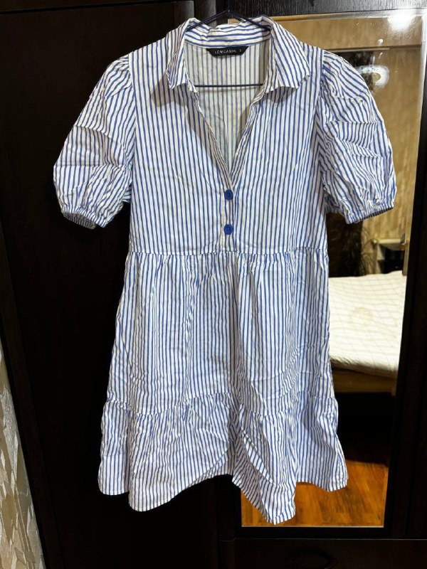 Черное платье, белый топ, дубленка, платья, куртка, комбинезон, кеды, портупея 4