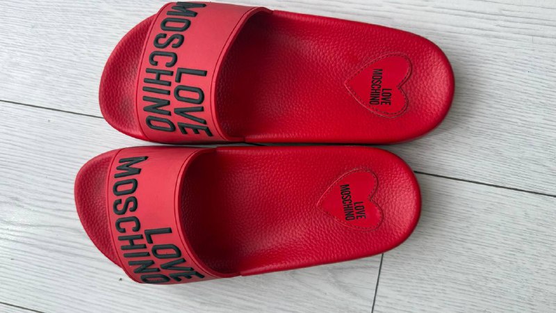Шлепанцы Love Moschino размер 36