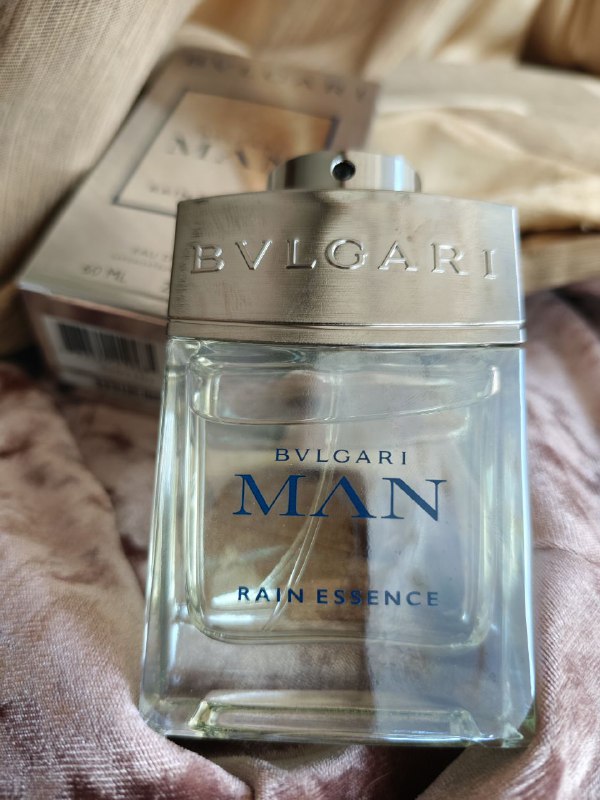 Женские Marc Jacobs Perfect Intense, Мужские Bvlgari Man Rain Essence духи 2