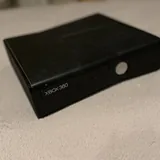 Xbox 360 Slim с играми и 2 джойстиками 8